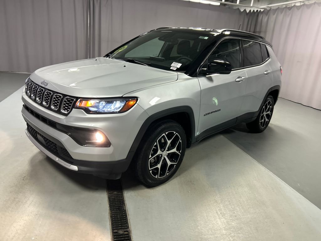 Used 2024 Jeep Compass Limited image 3