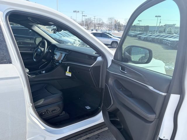 New 2026 Jeep Grand Cherokee Limited w/ Luxury Tech Group II AWD/4WD image 27