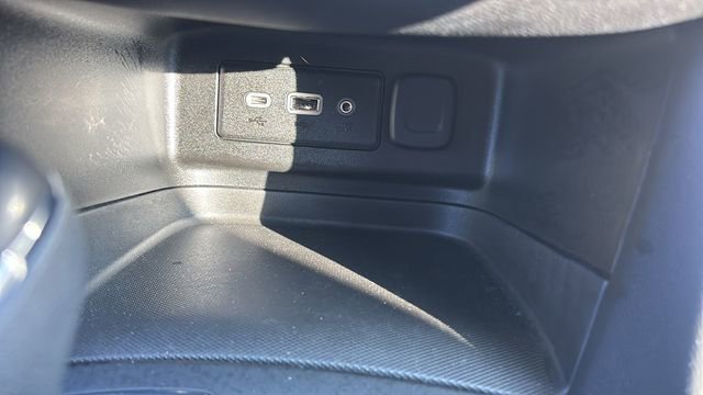 Used 2021 Chevrolet Equinox LT image 21