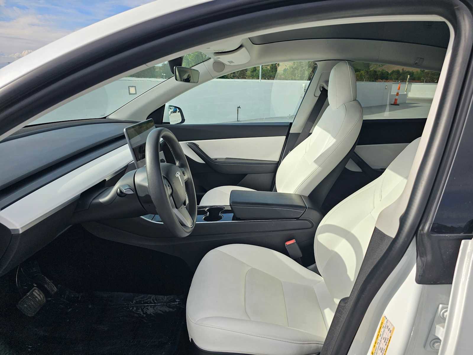 Used 2021 Tesla Model Y Long Range image 21