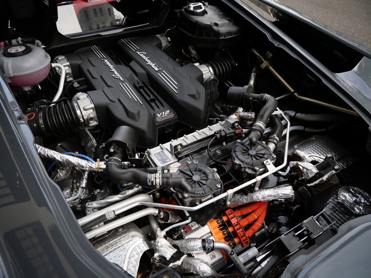 Used 2024 Lamborghini Revuelto image 26