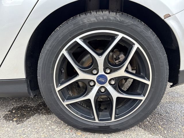Used 2018 Ford Focus SEL w/ Cold Weather Package FWD image 53