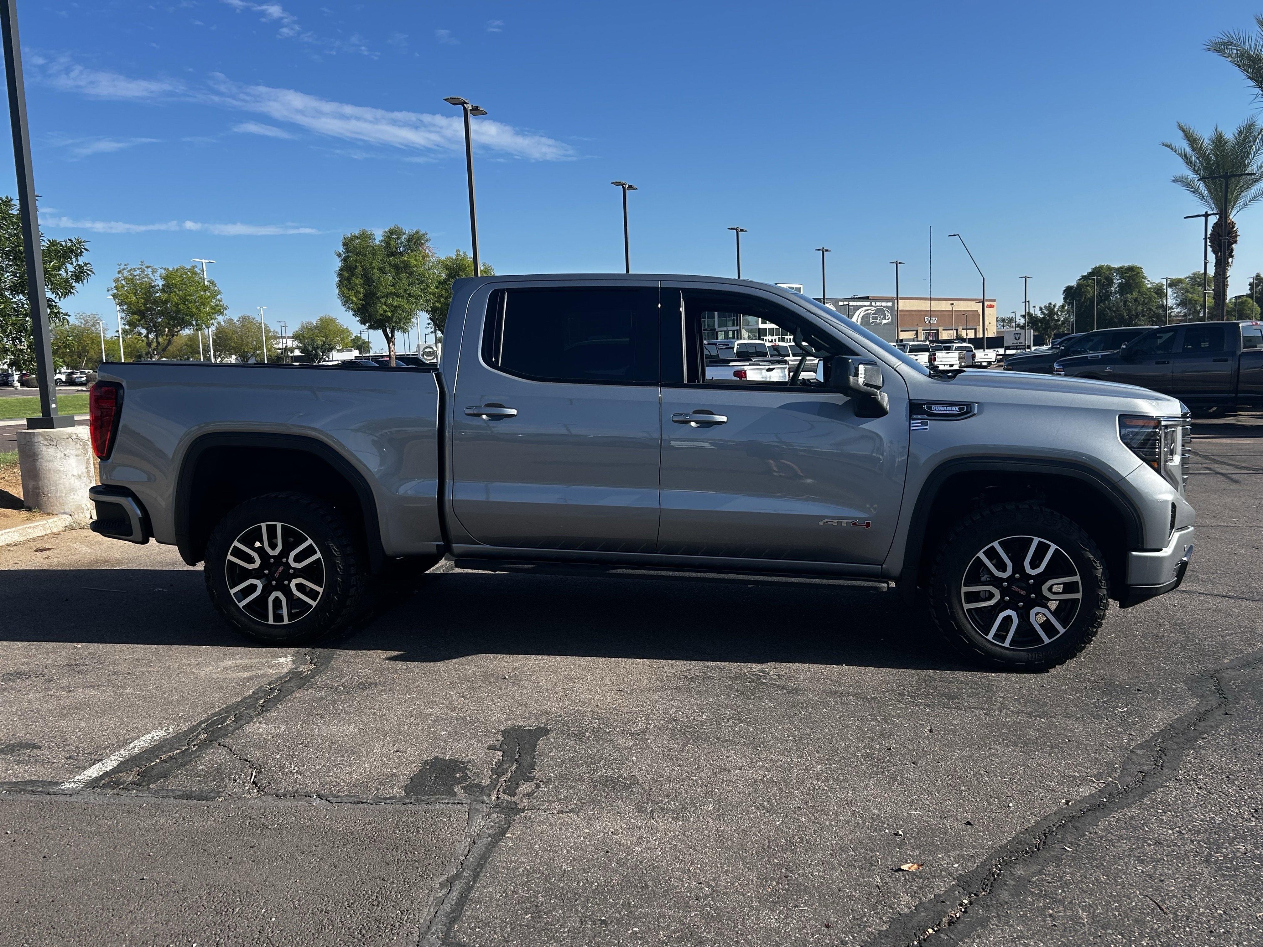 Used 2025 GMC Sierra 1500 AT4 w/ AT4 Premium Package image 5