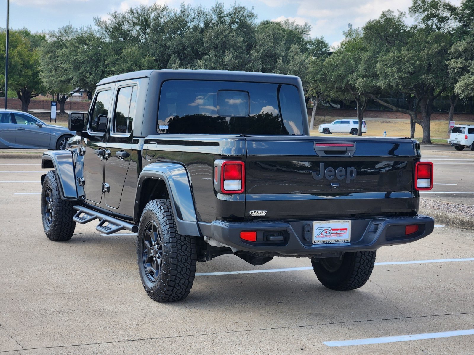 Used 2022 Jeep Gladiator Sport AWD/4WD image 4