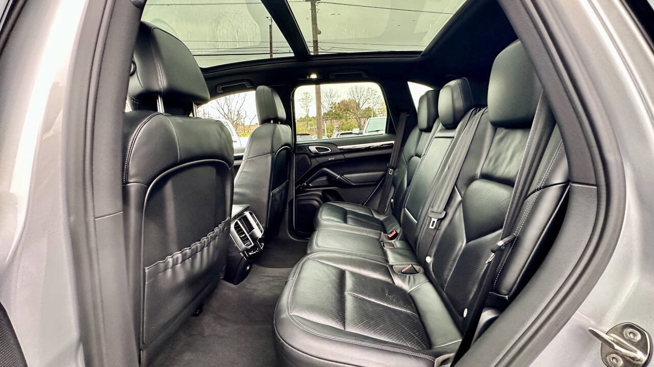 Used 2011 Porsche Cayenne S image 12