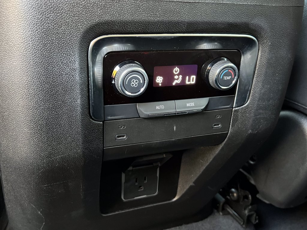 Used 2025 Chevrolet Tahoe LT AWD/4WD image 13