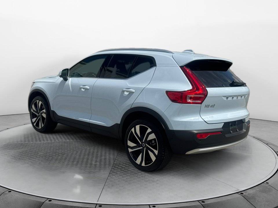 Certified 2025 Volvo XC40 B5 Ultra AWD/4WD image 5