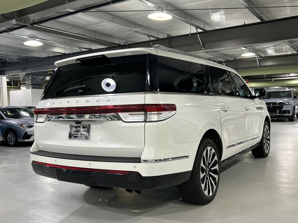 Certified 2024 Lincoln Navigator L Reserve AWD/4WD image 2