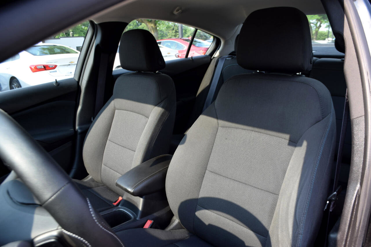Used 2017 Chevrolet Cruze LT image 22