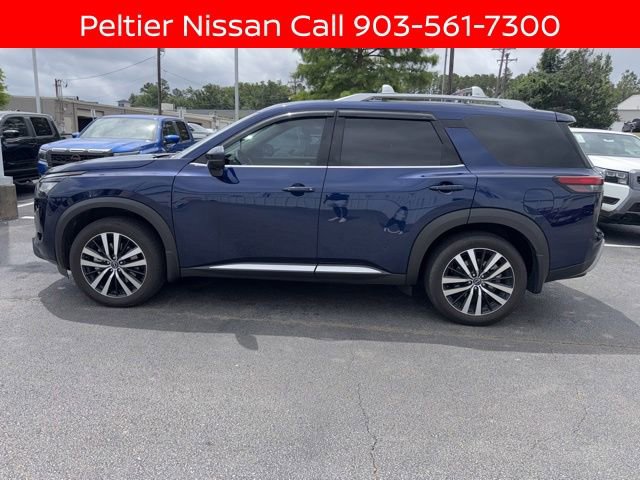 Certified 2025 Nissan Pathfinder Platinum FWD image 5