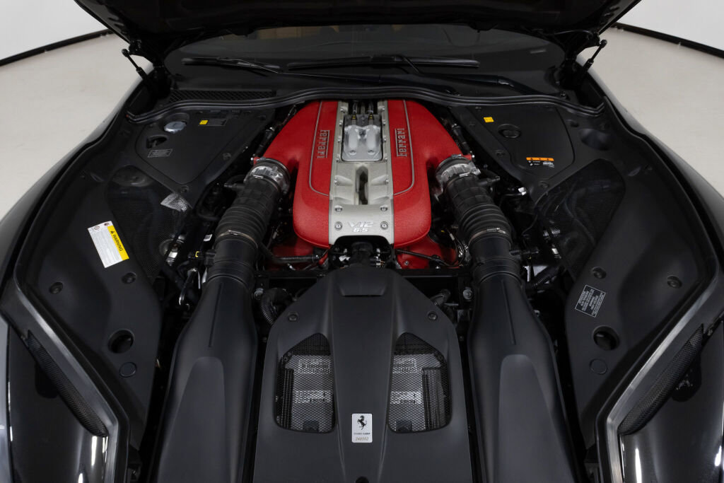 Used 2020 Ferrari 812 Superfast image 23