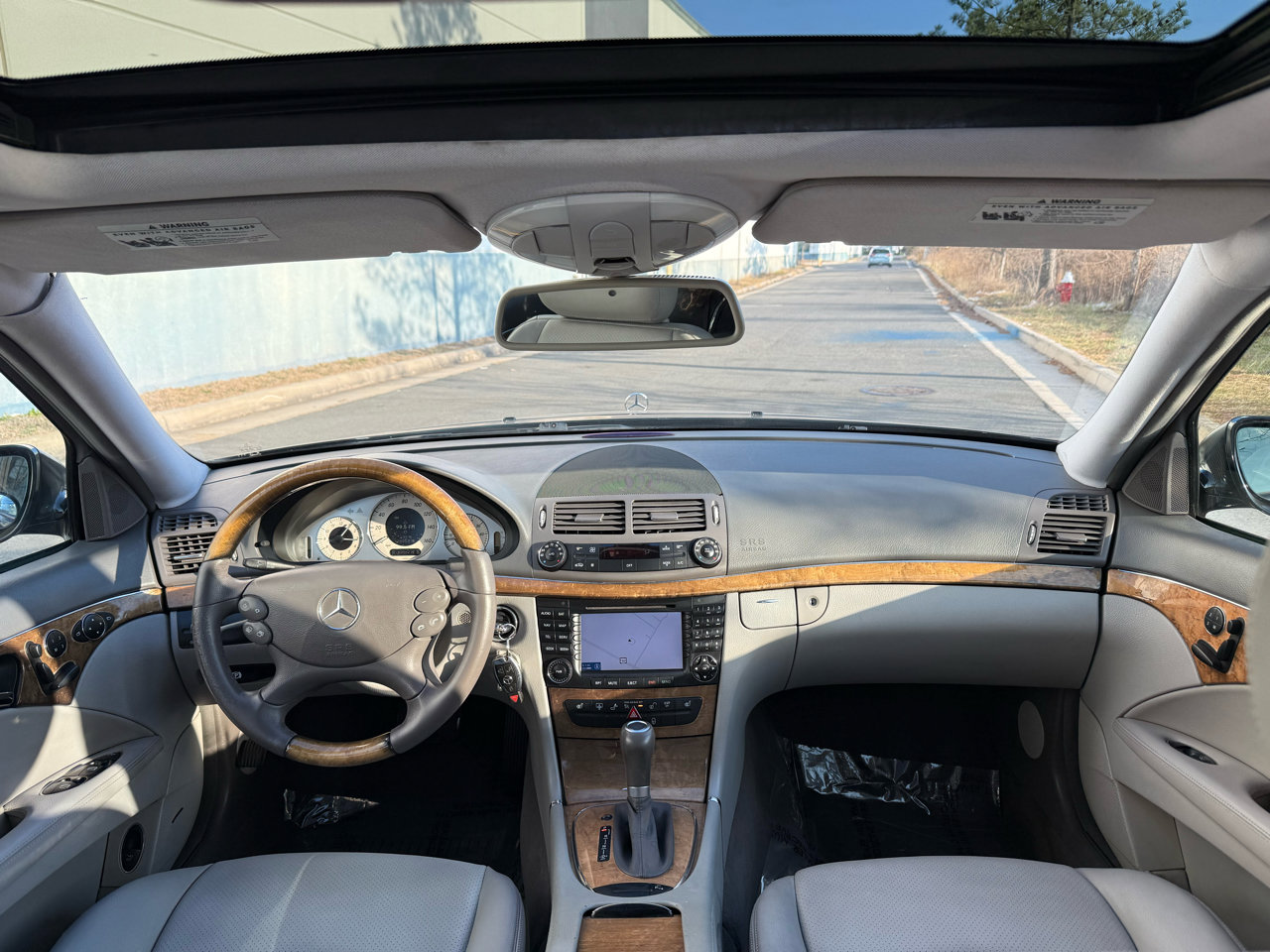 Used 2008 Mercedes-Benz E 350 4MATIC Sedan image 5