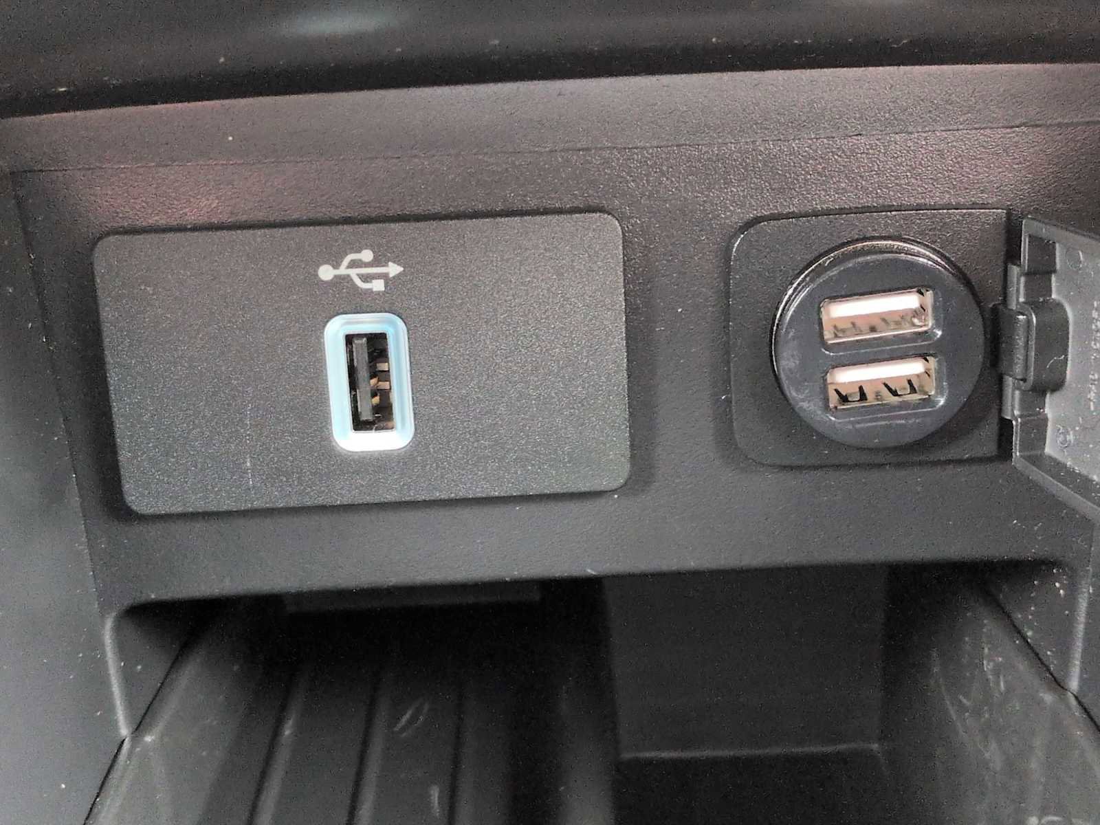 Used 2017 Ford Explorer Platinum image 33