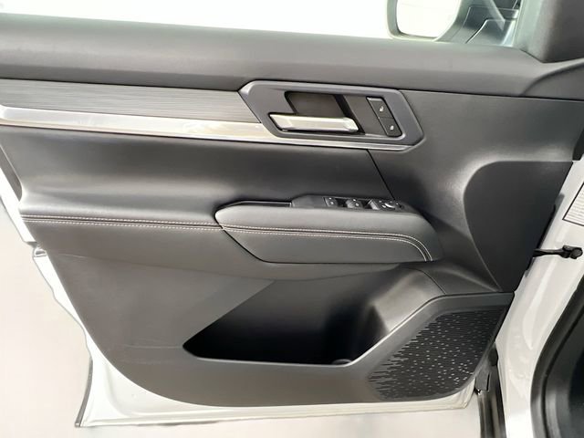 Used 2025 GMC Terrain Elevation image 30