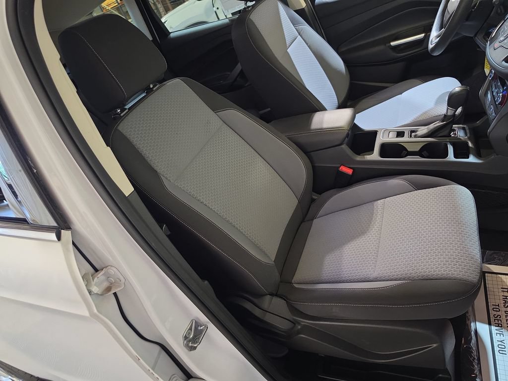Used 2017 Ford Escape SE AWD/4WD image 24