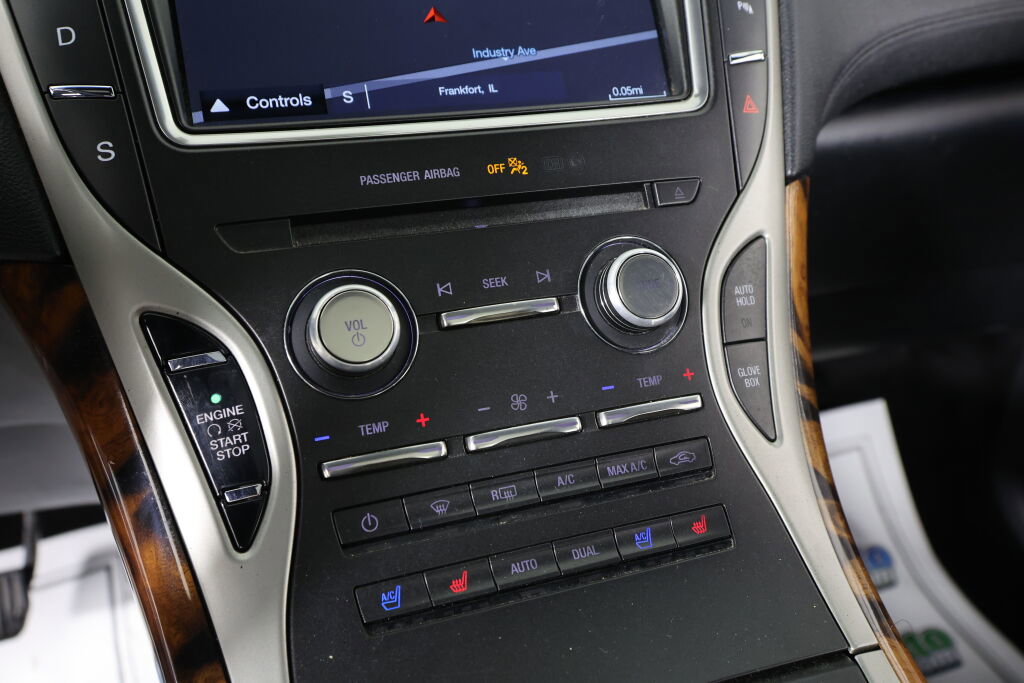 Used 2017 Lincoln MKX Reserve w/ Luxury Package image 39