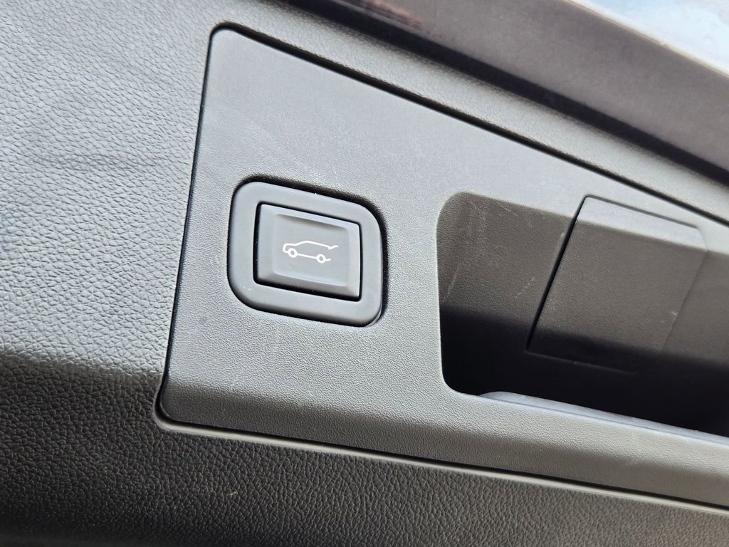 Certified 2023 Cadillac XT4 Sport image 32