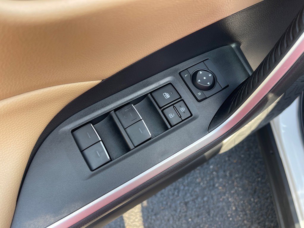 Used 2024 Toyota RAV4 XLE Premium image 8