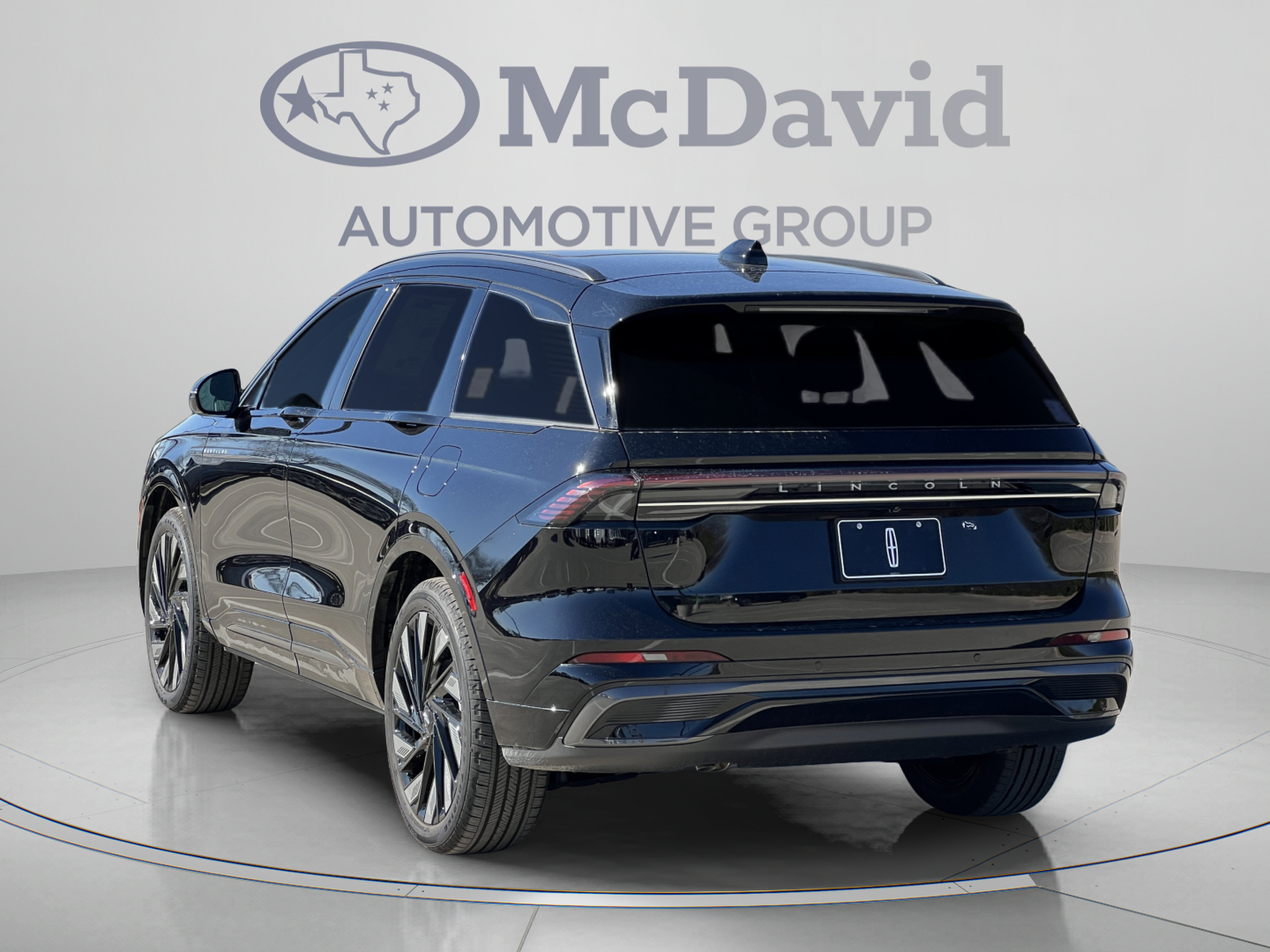 New 2026 Lincoln Nautilus Reserve w/ Jet Appearance Package AWD/4WD image 4