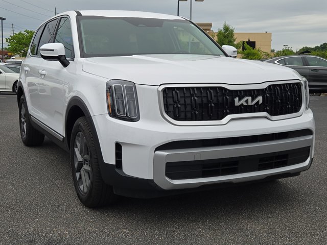 Used 2025 Kia Telluride LX FWD image 7