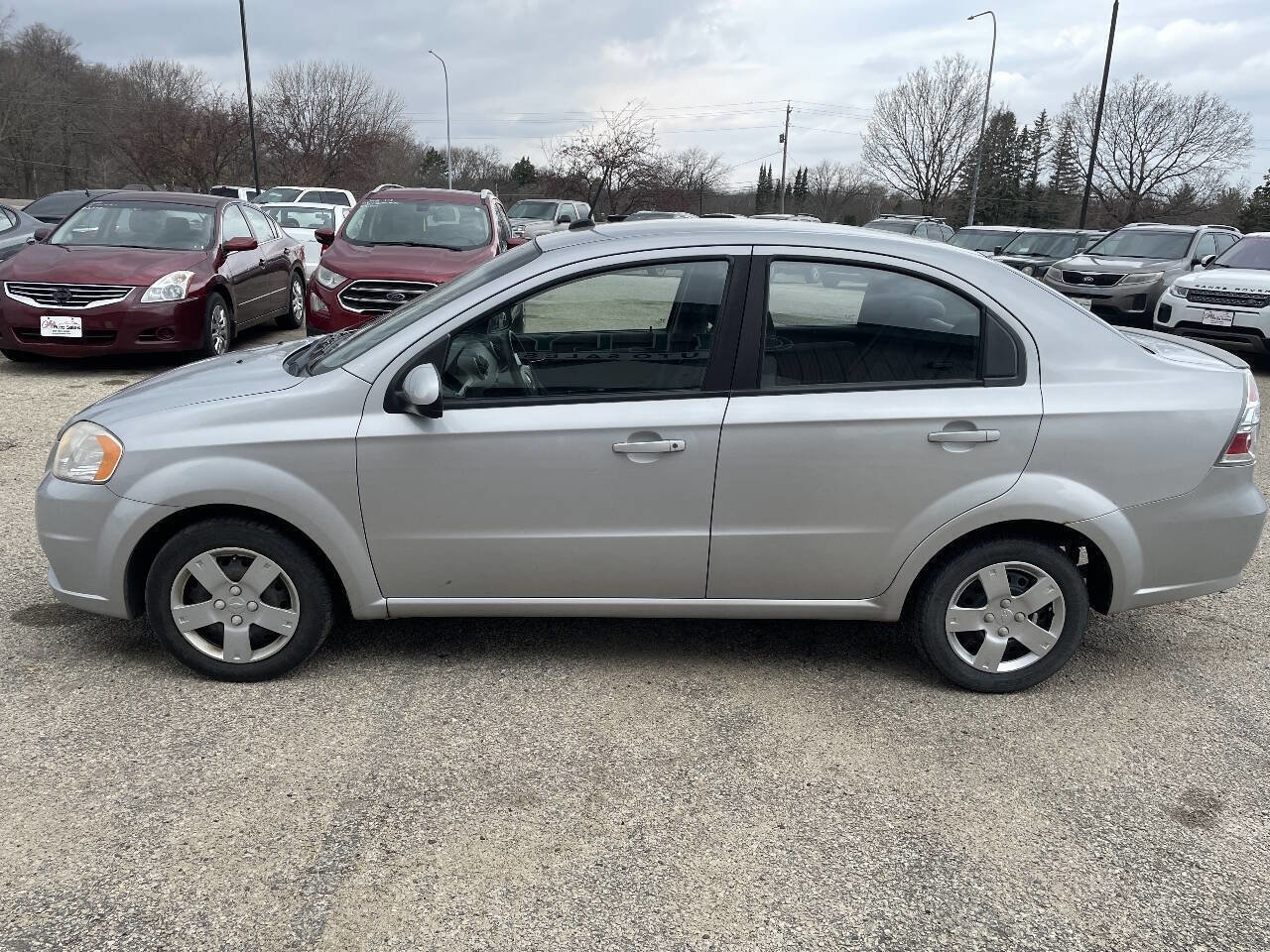 Used 2010 Chevrolet Aveo LT w/ Power and Convenience Package image 5