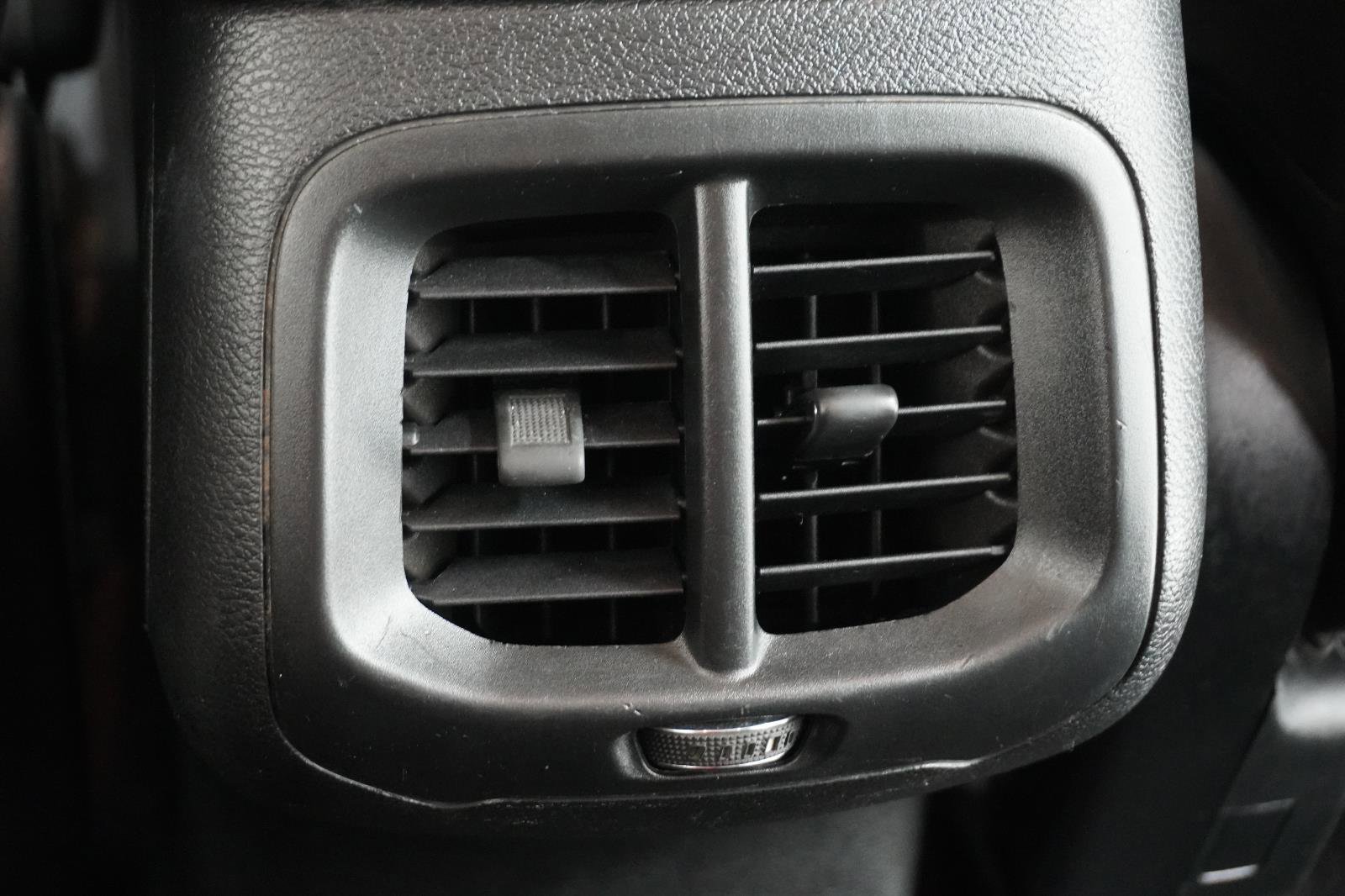 Used 2019 Jeep Cherokee Latitude w/ Popular Appearance Group image 34