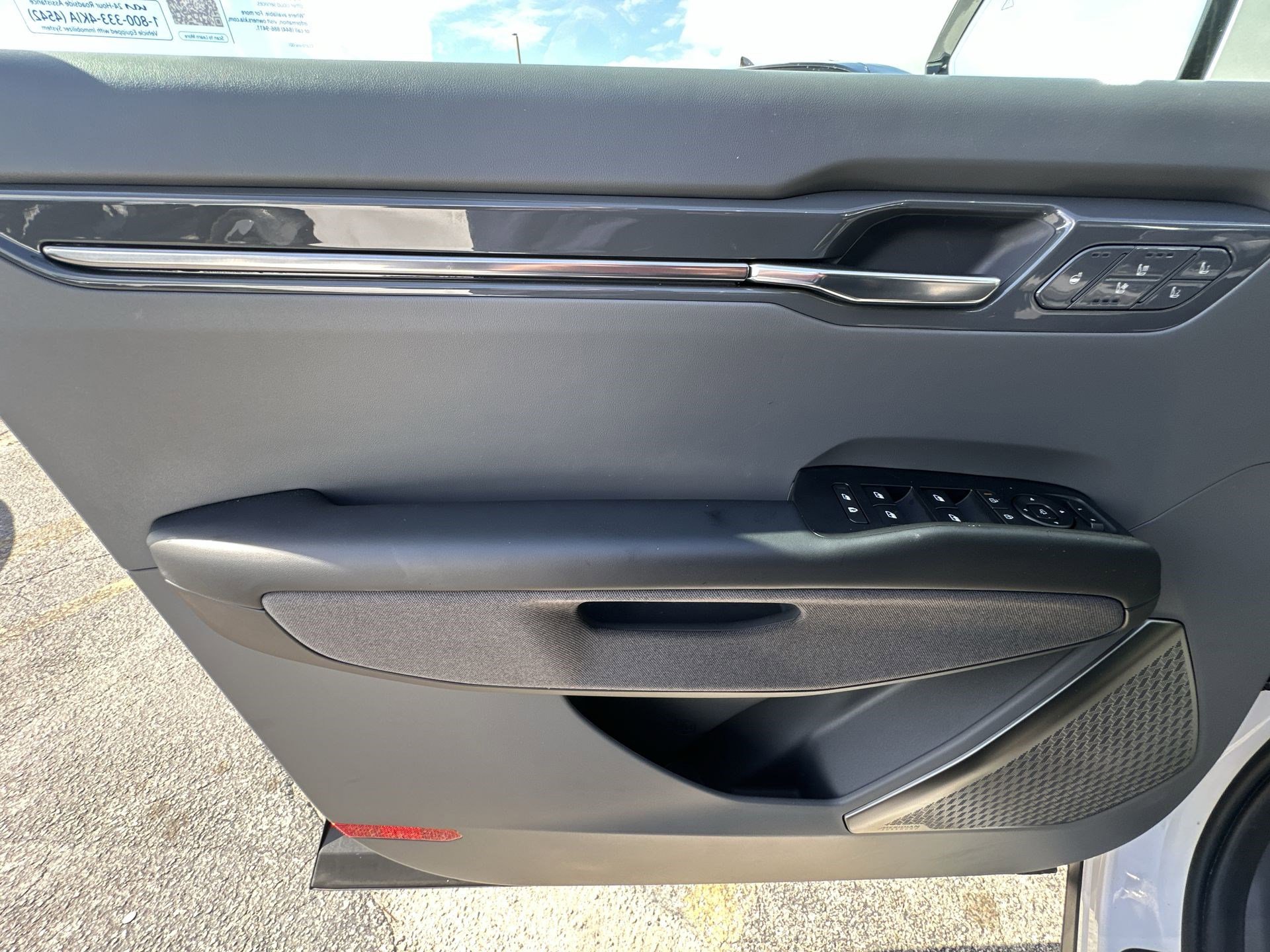 Certified 2026 Kia EV9 Land image 30