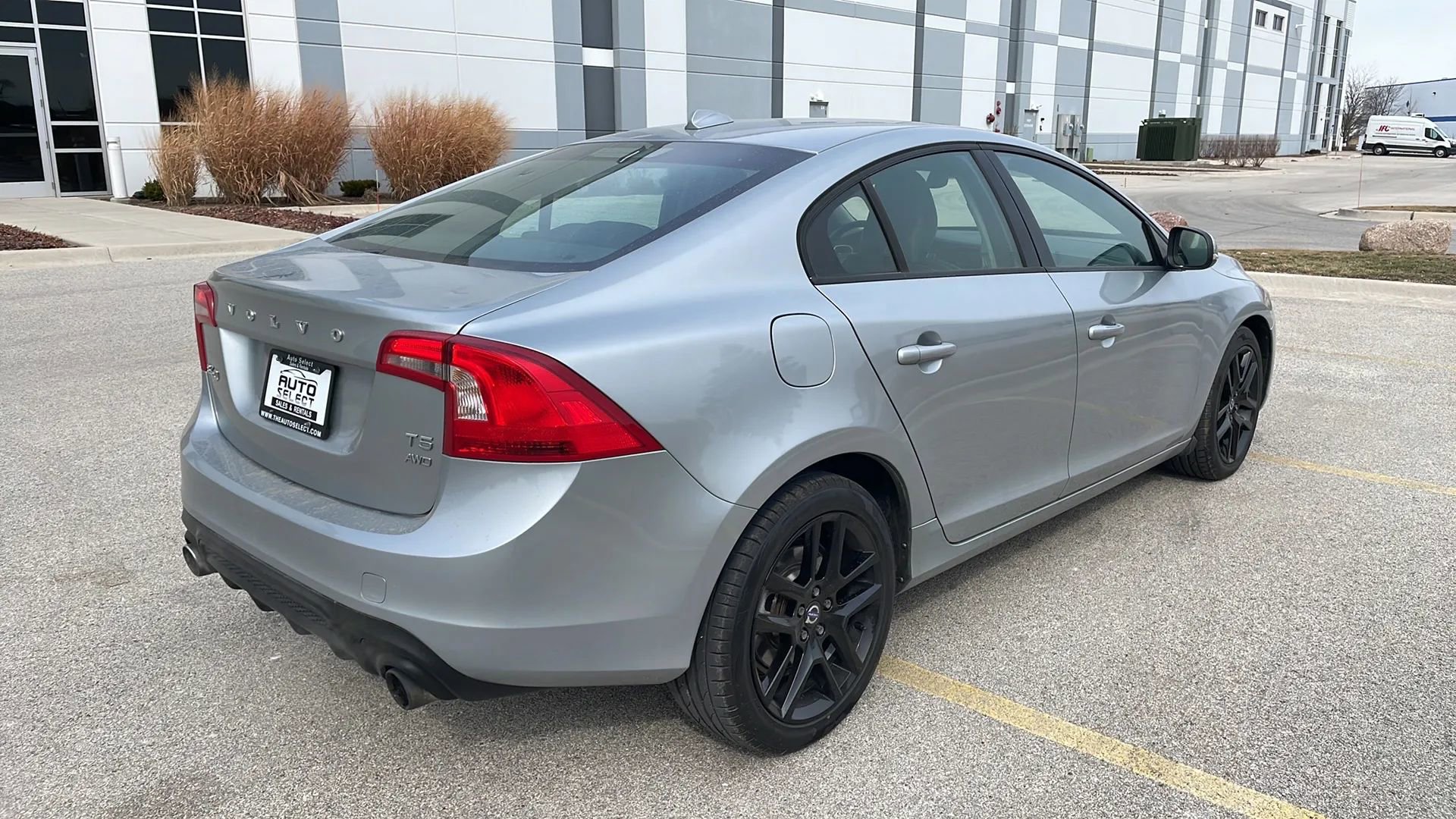 Used 2017 Volvo S60 T5 Dynamic image 6