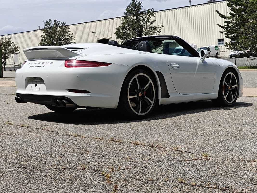 Used 2015 Porsche 911 Carrera S RWD image 3