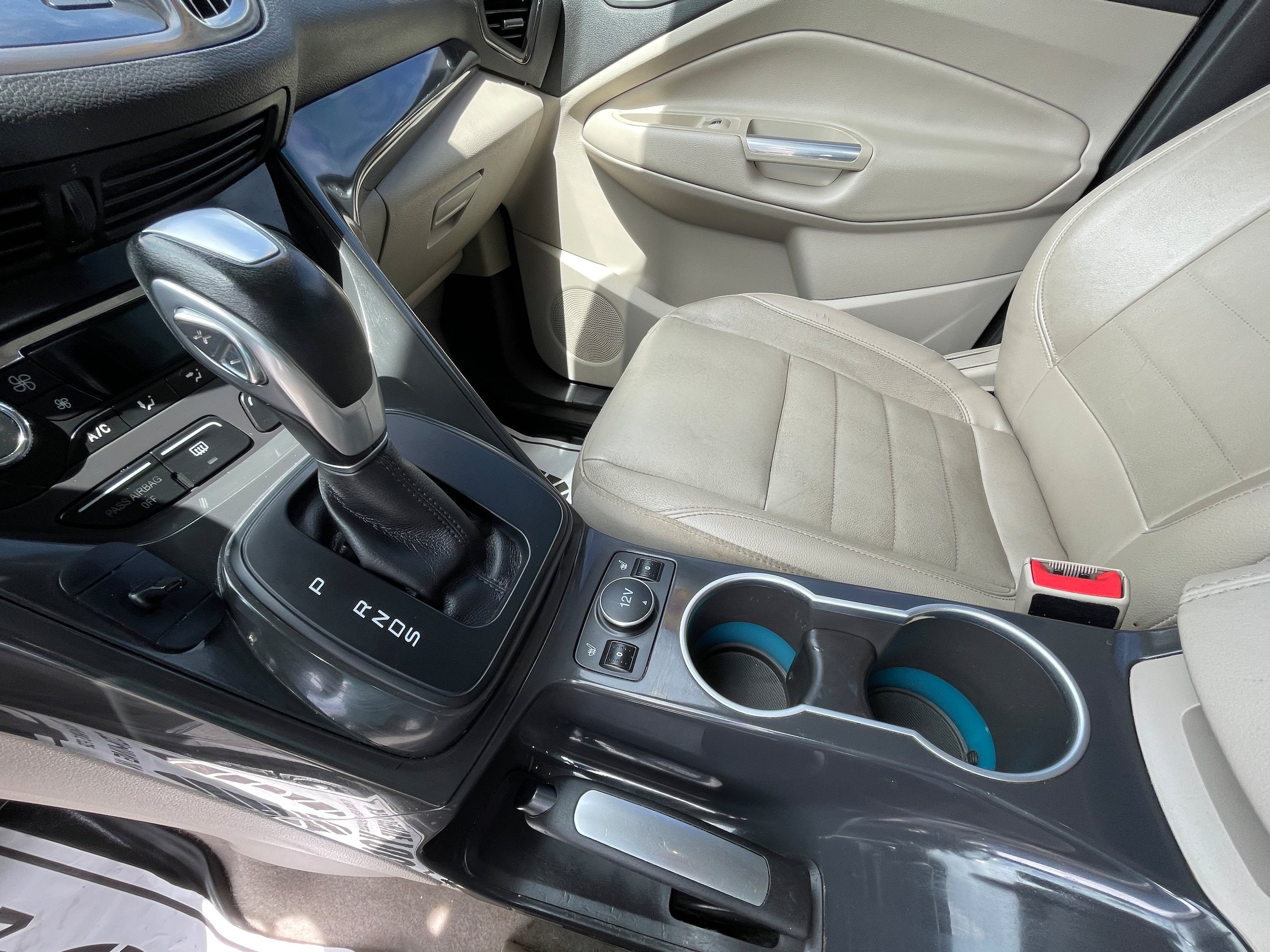 Used 2014 Ford Escape Titanium w/ Equipment Group 401A FWD image 16