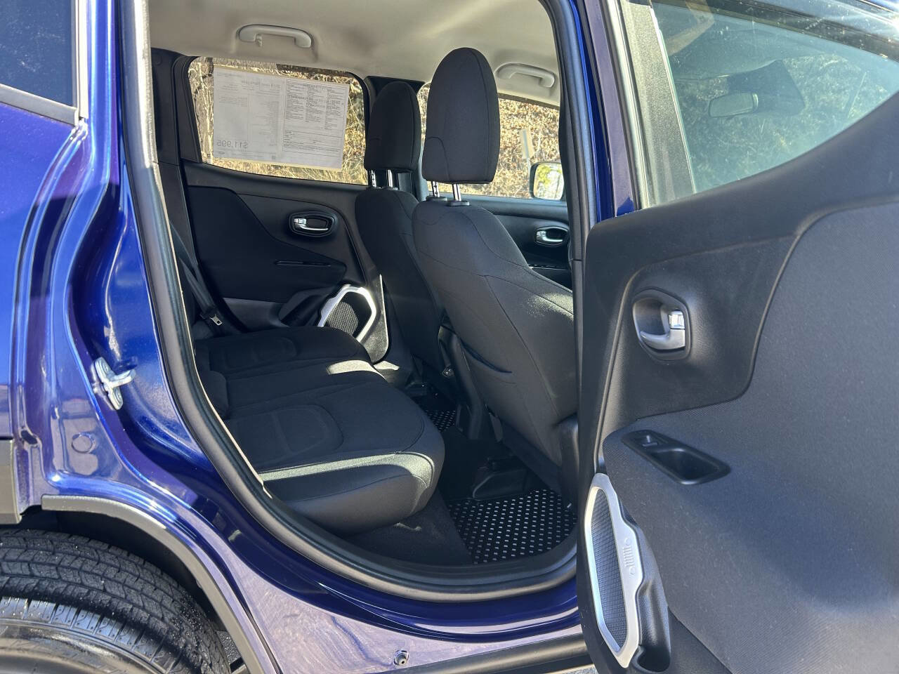 Used 2018 Jeep Renegade Latitude w/ Cold Weather Group AWD/4WD image 21