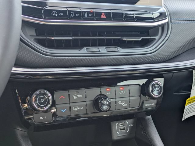 New 2026 Jeep Compass Latitude AWD/4WD image 22