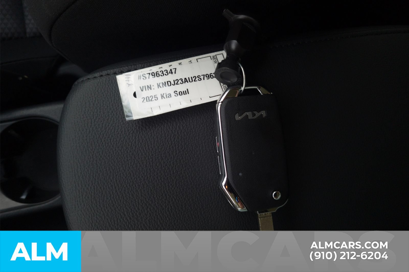 Used 2025 Kia Soul LX w/ LX Technology Package FWD image 18
