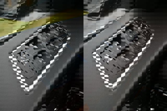 Used 2017 Jaguar F-PACE Prestige image 42