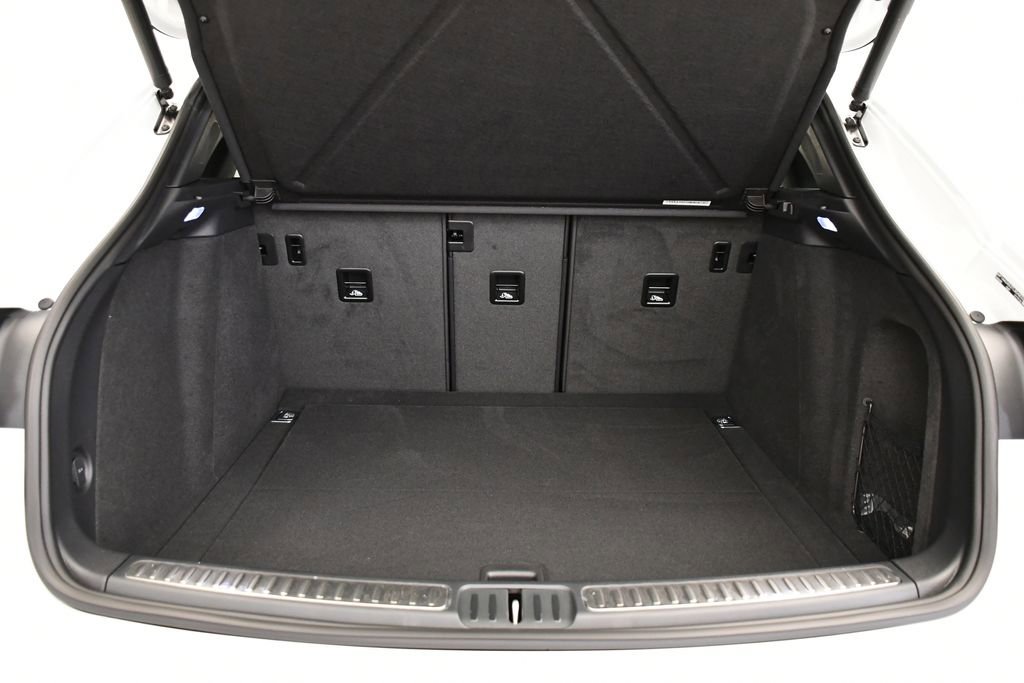 Used 2026 Porsche Macan AWD/4WD image 58
