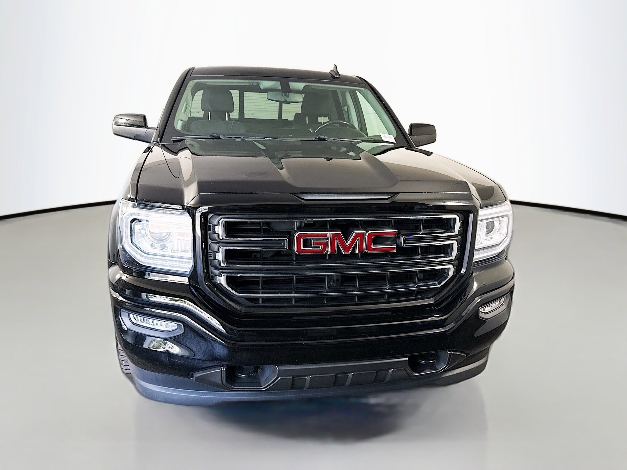 Used 2018 GMC Sierra 1500 SLE w/ SLE Value Package AWD/4WD image 2