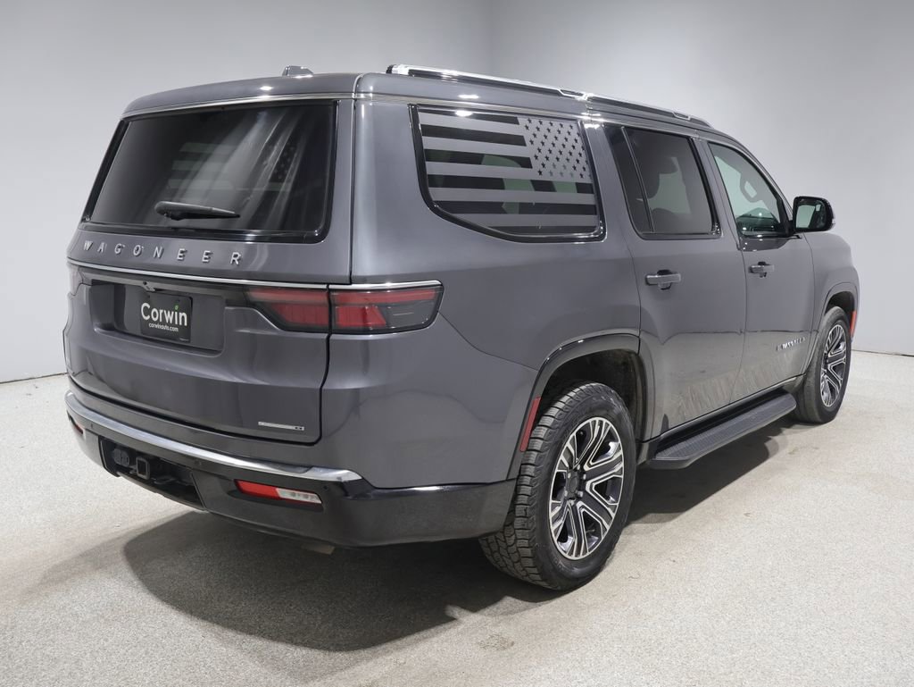 Used 2022 Jeep Wagoneer Series III AWD/4WD image 2