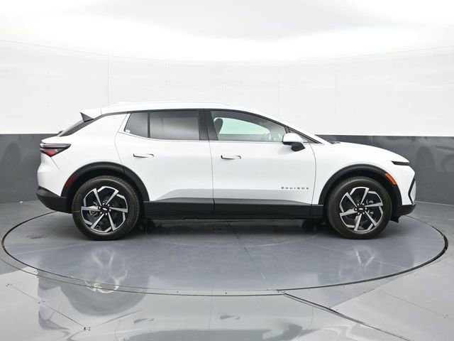 New 2026 Chevrolet Equinox EV LT image 16