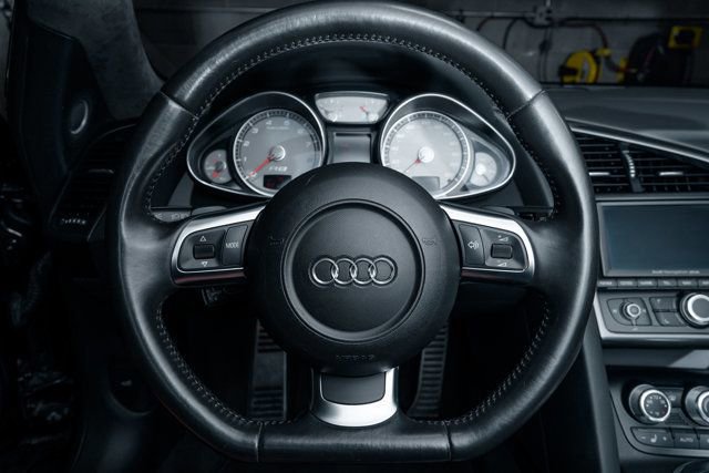 Used 2008 Audi R8 V8 image 11