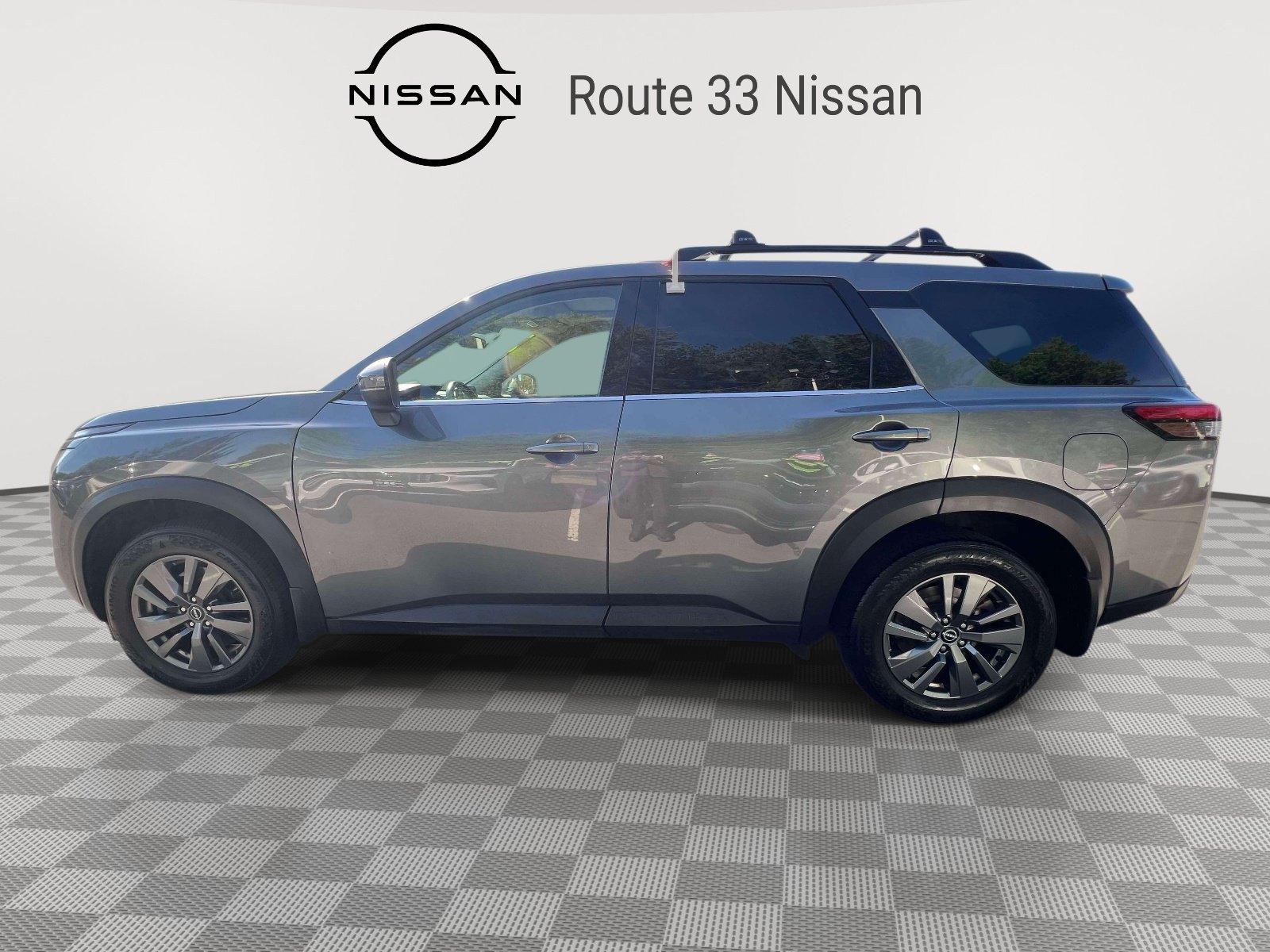 Used 2022 Nissan Pathfinder SV w/ SV Premium Package AWD/4WD image 5