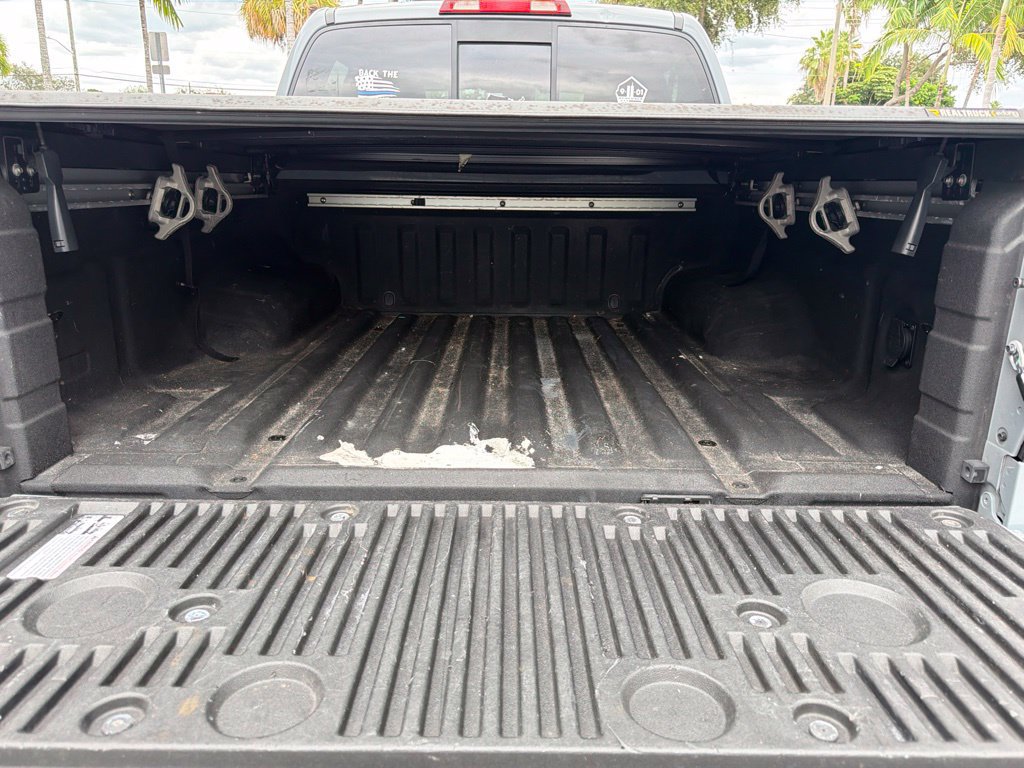 Used 2022 Nissan Frontier PRO-4X AWD/4WD image 13