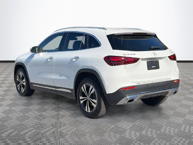 Certified 2026 Mercedes-Benz GLA 250 4MATIC image 4