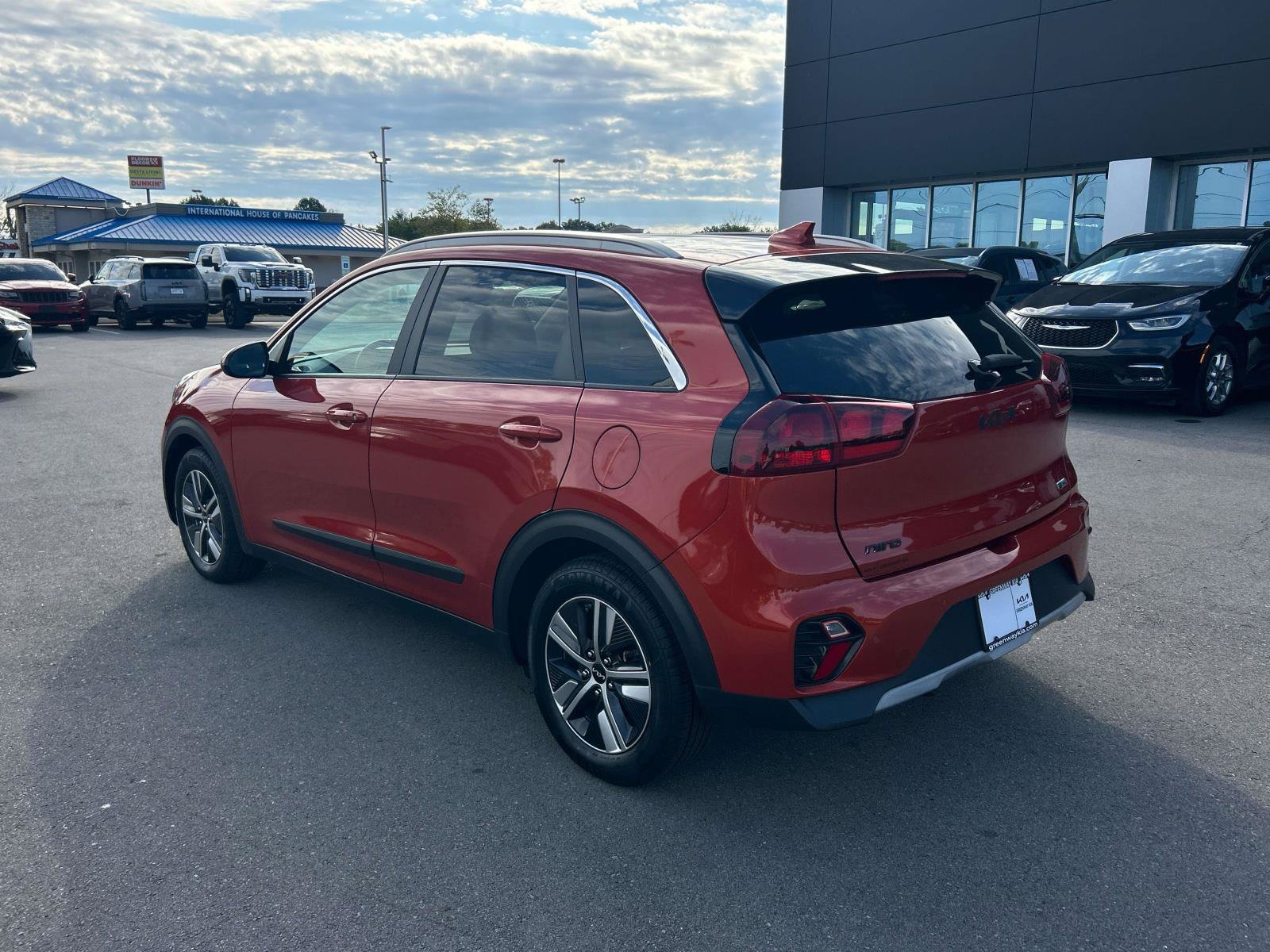 Used 2022 Kia Niro LXS FWD image 5