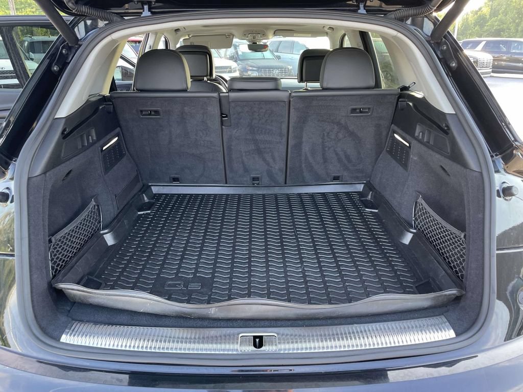 Used 2020 Audi Q5 e Premium Plus AWD/4WD image 30