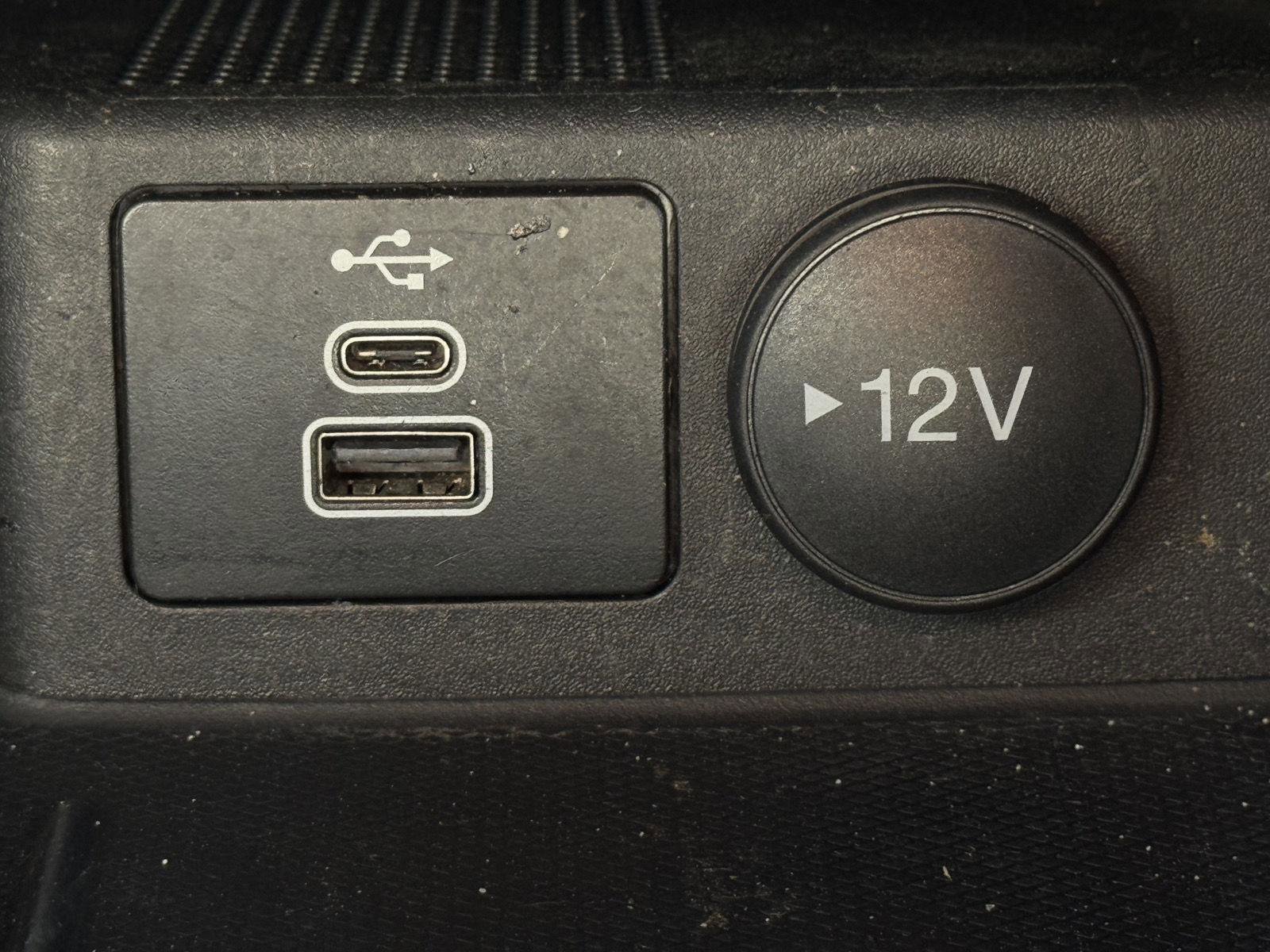 Used 2024 Ford Escape ST-Line image 25