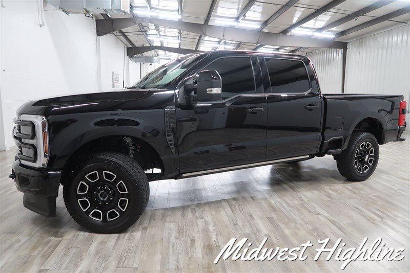 Used 2025 Ford F350 Platinum w/ FX4 Off-Road Package AWD/4WD image 4