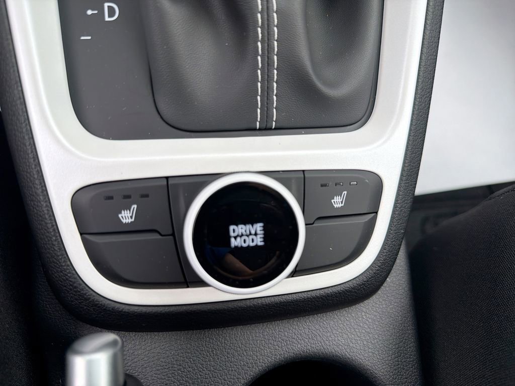 Certified 2026 Hyundai Venue SEL FWD image 14
