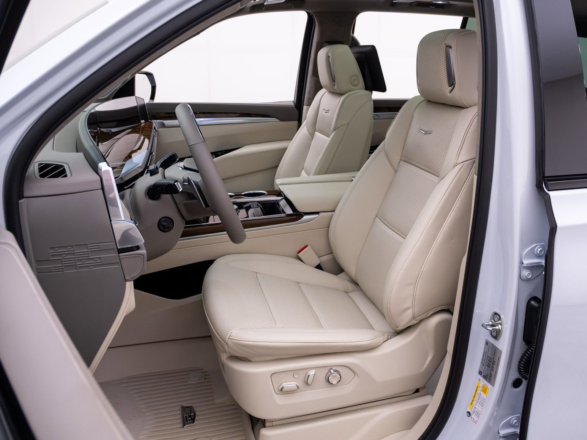New 2026 Cadillac Escalade Platinum Sport w/ LPO, ONYX Package image 17