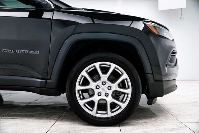 Used 2022 Jeep Compass Latitude w/ Sun and Sound Group image 30