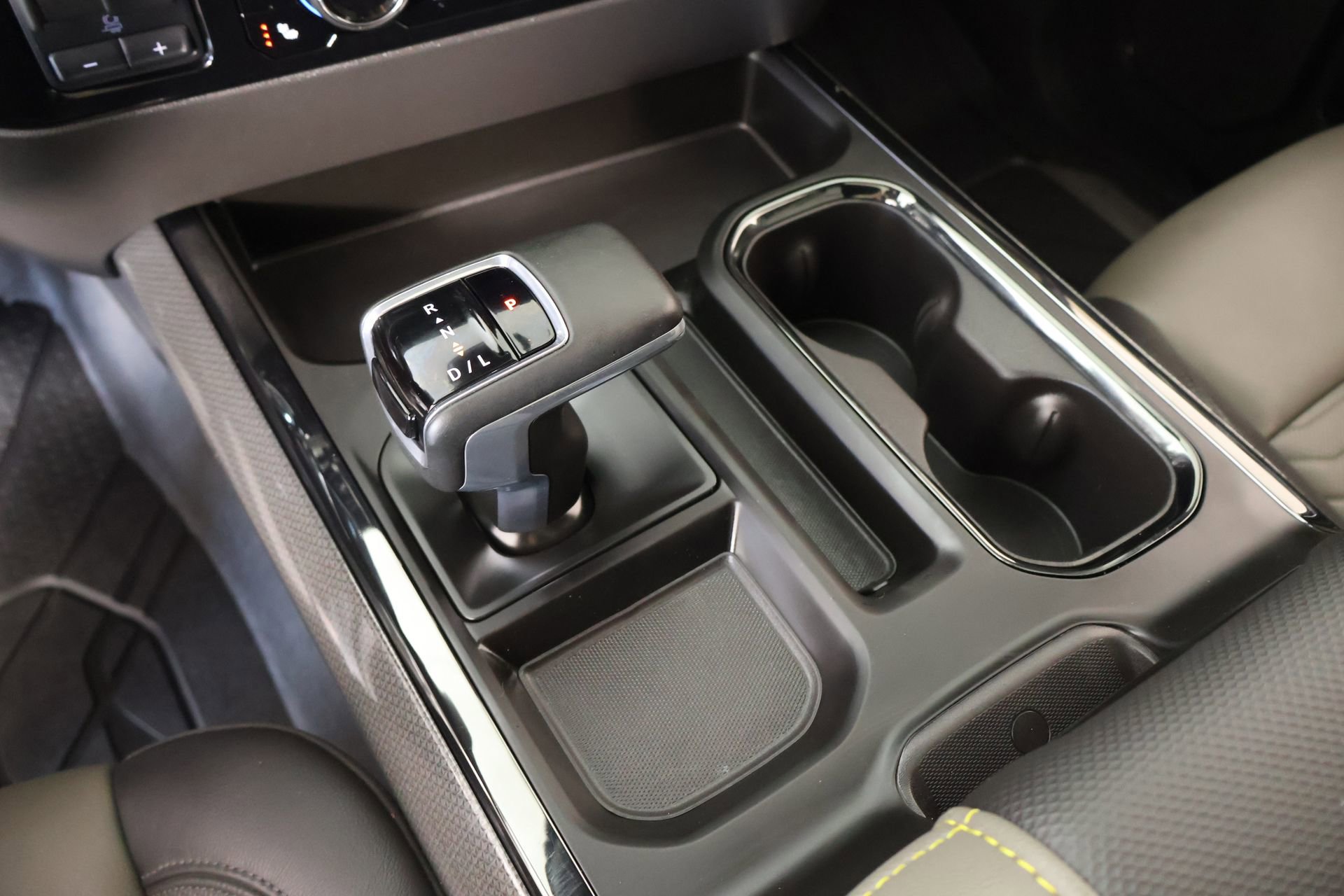 Used 2025 Chevrolet Silverado 1500 ZR2 w/ Technology Package image 9